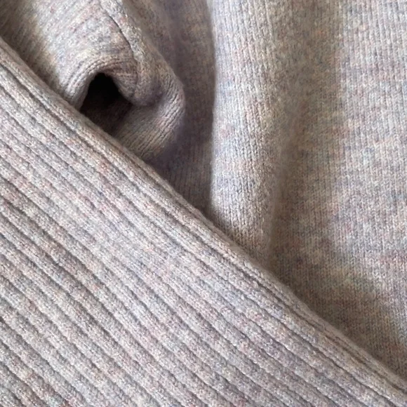 M Calvin Klein Turtleneck sweater - Picture 2 of 3